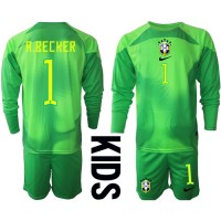 Camisa de Futebol Brasil Alisson Becker #1 Goleiro Equipamento Secundário Infantil Mundo 2022 Manga Comprida (+ Calças curtas)